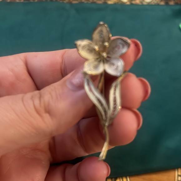 Vintage Floral Filigree Brooch - Picture 7 of 17